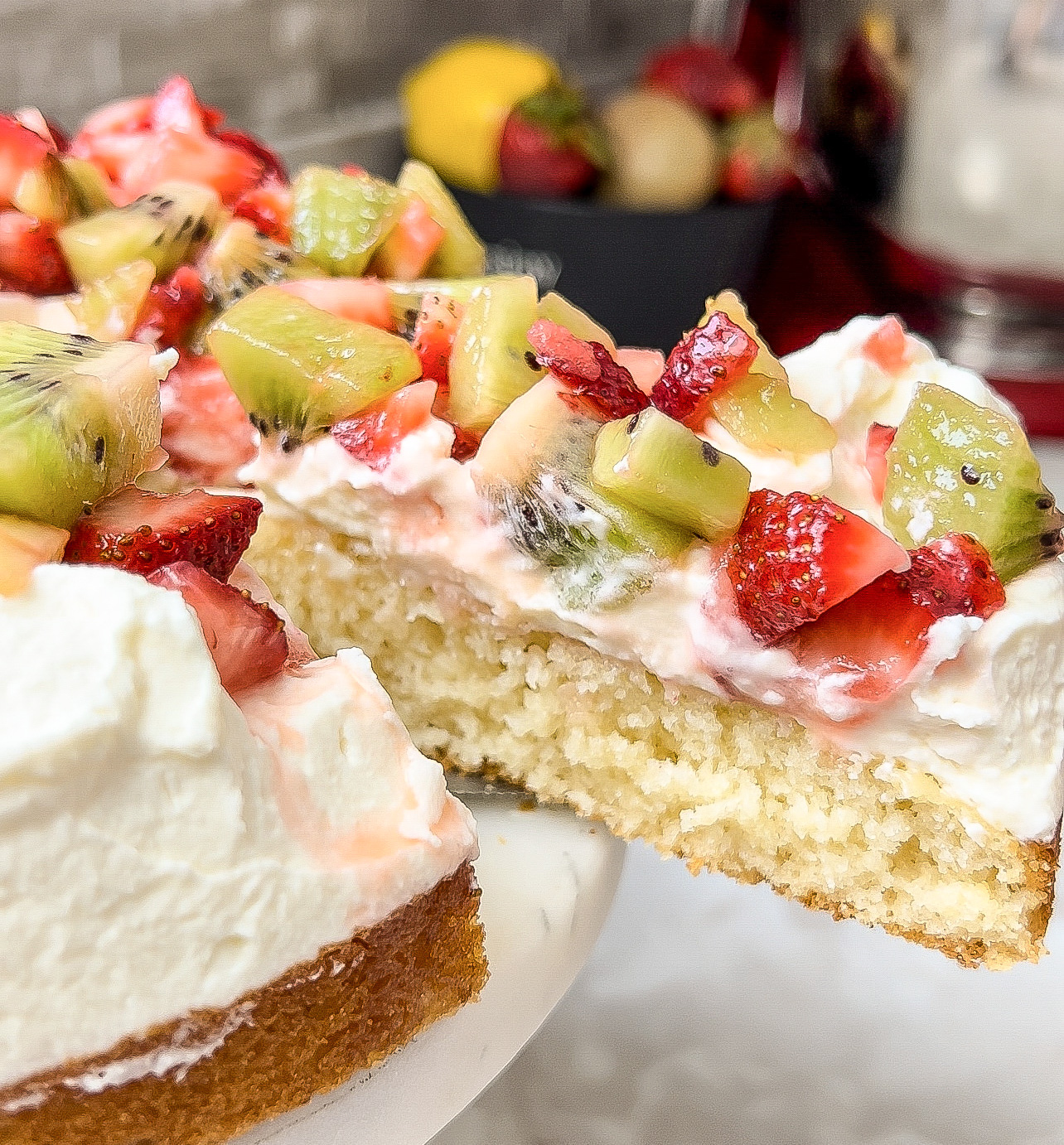 Strawberry and kiwi cake